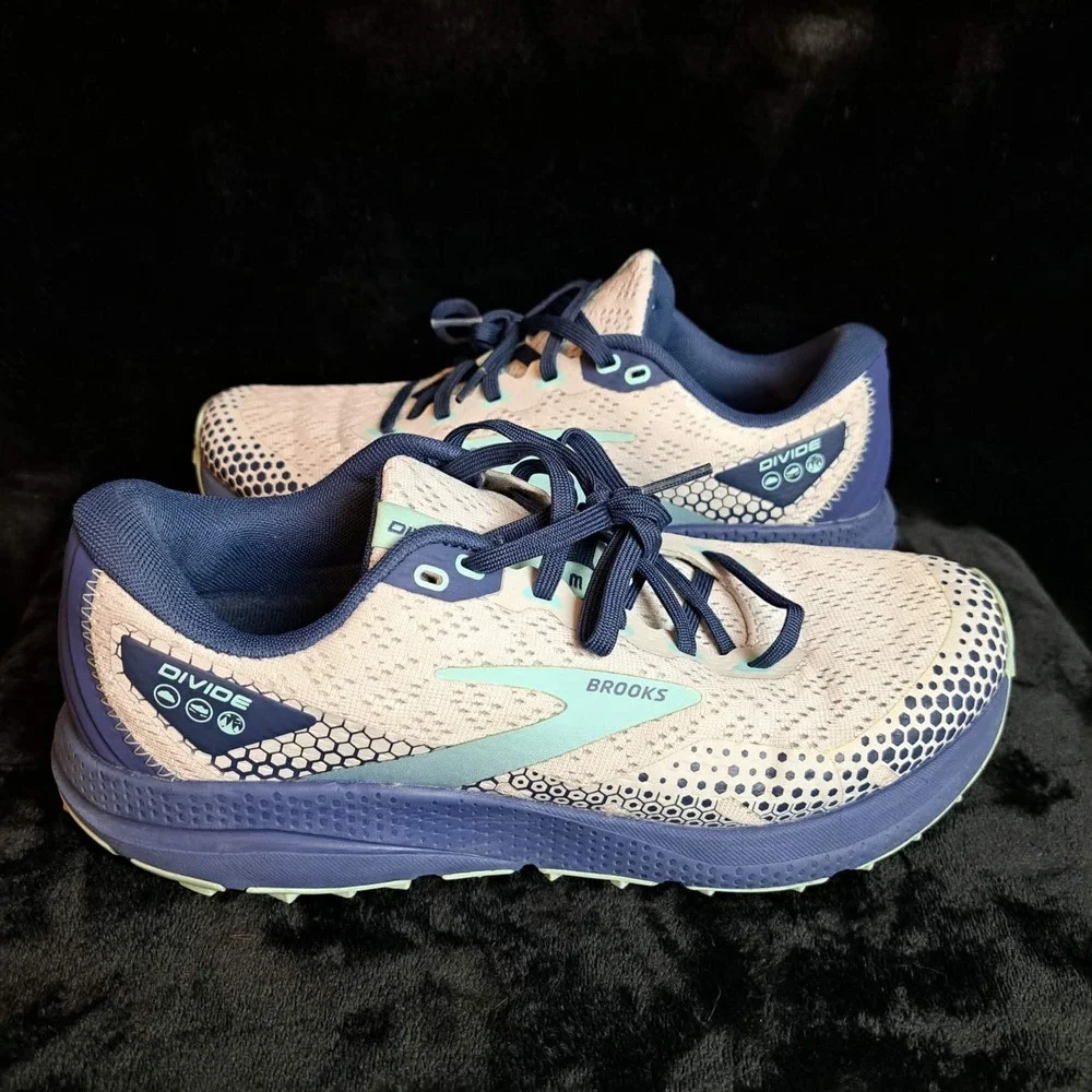 Brooks Divide 3‎ Blue white 1203681B006 Training Sneaker Shoes Women's 9.5 B